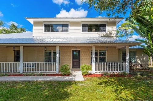 5752 Mistletoe Ln, Palm City, FL 34990-8325