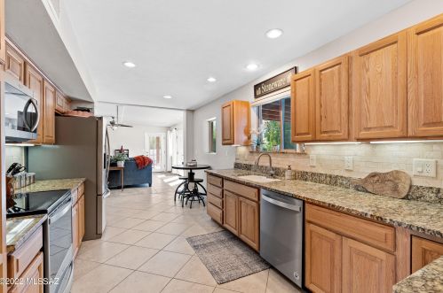 5620 Territory Dr, Tucson AZ 85750-1732 exterior