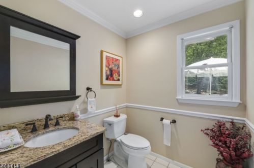 43 Mdw Blf Rd, Greystone Park NJ 07950-1951 exterior