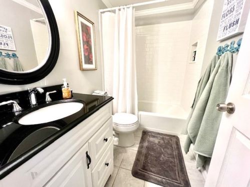 114 Oakhurst Rd, Pittsburgh PA  15215-1452 exterior