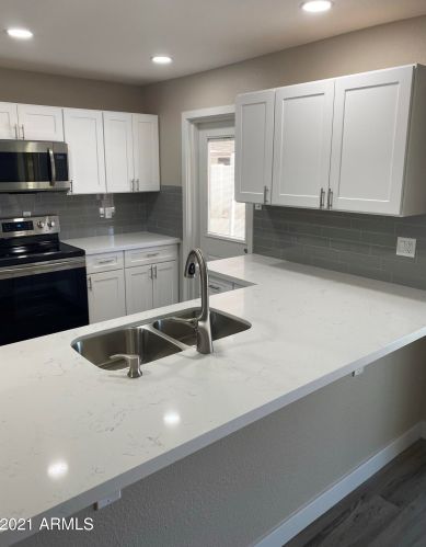 5615 Zoe Ella Way, Glendale AZ exterior