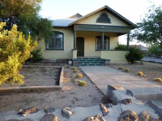 643 6th St, Tucson, AZ 85705-8573