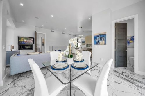 242 Broadway, Redondo Beach CA  90277-3332 exterior