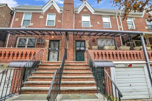 30-54 49th St, Long Island City, NY 11103-1206