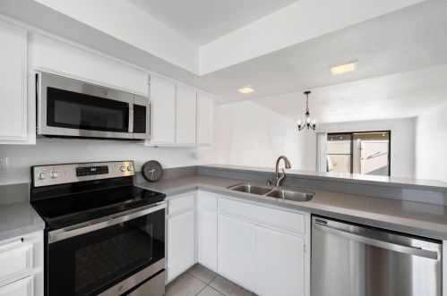 69635 Encanto Ct, Rancho Mirage CA  92270-1238 exterior