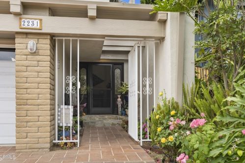 2231 Victoria Ave, Oxnard CA  93035-2930 exterior