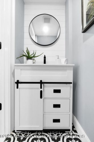 961 Front St, Tinton Falls NJ  07701-5615 exterior