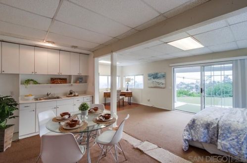 1527 Loring St, San Diego CA  92109-1765 exterior