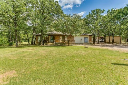 8216 County Road 605a, Burleson TX  76028-1124 exterior