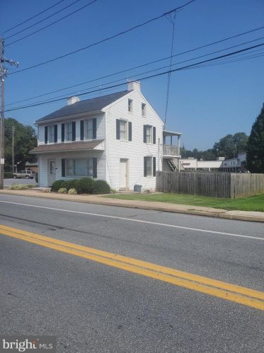305 Main St, Landisville, PA 17538-1309