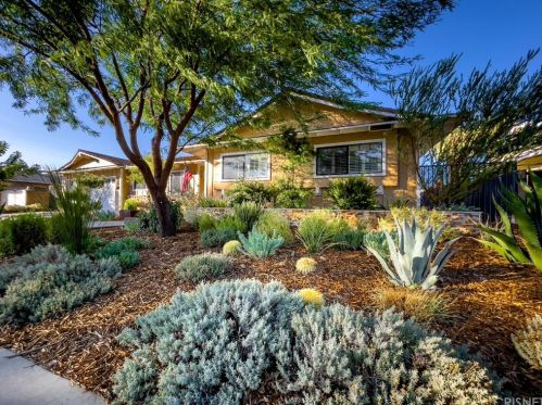 2613 Dallin St, Lancaster, CA 93536-5813