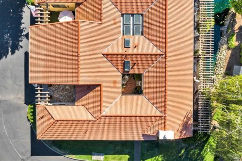 70 Fountain Grove Cir, Fairfield CA  94558-2485 exterior