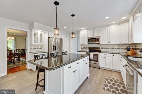 813 Marlboro Spring Rd, Kennett Sq PA  19348-1313 exterior