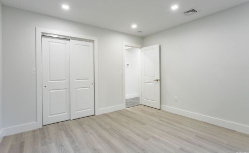 676 Mason St, Westbury NY  11590-4463 exterior