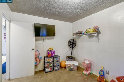 3201 Arkansas St, Oakland CA 94602-3707 exterior