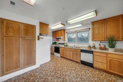 2151 Schultz Rd, Santa Rosa CA  95452-9073 exterior