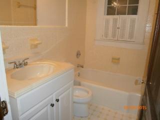 135 Bradford Dr, Charlotte NC  28208-2068 exterior