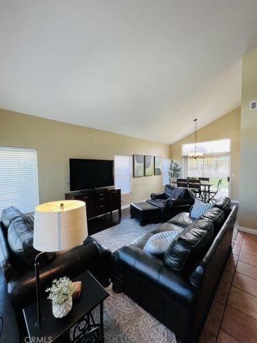 13047 Santa Maria Pl, Victorville, CA 92392-6605