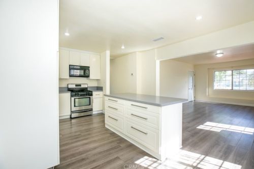 7659 Tujunga Ave, North Hollywood CA  91605-2937 exterior