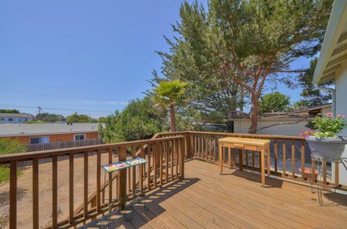 1237 Flores St, Seaside CA  93955-5516 exterior