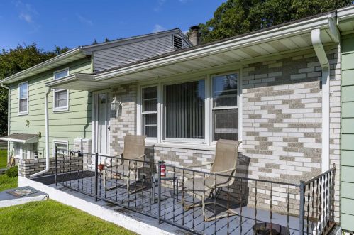 2 Merrimac Rd, Poughkeepsie NY  12603-5661 exterior