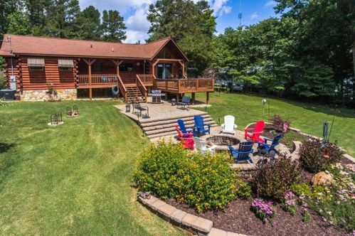 308 Happy Valley Rd, Littleton, NC 27850-8153