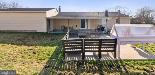15108 Costa Dr, Woodbridge VA  22193-1647 exterior