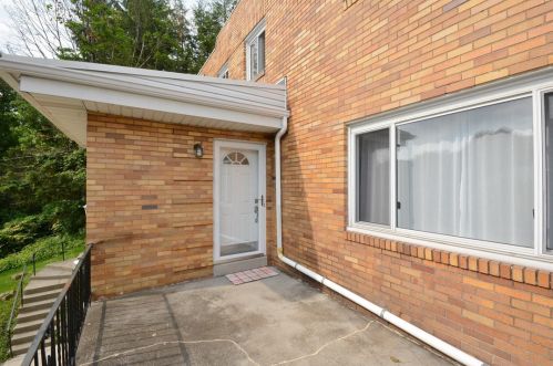 192 Morrison Dr, Pittsburgh, PA 15216-1132