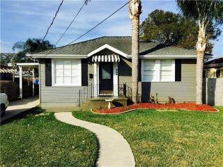 824 Athania Pkwy, Metairie, LA 70001-2820