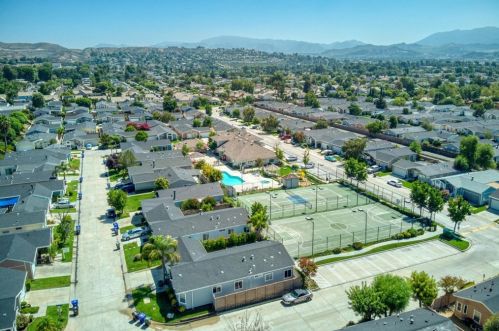 20077 Summit View Ct, Santa Clarita CA  91351-5709 exterior