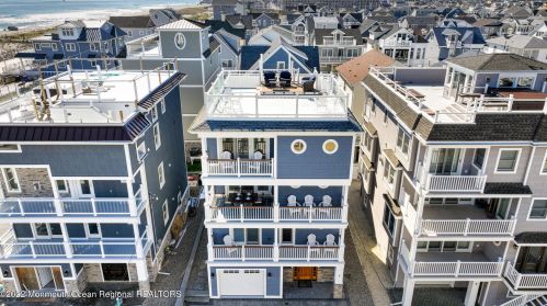 5 Fort Ave, Pelican Island NJ  08751-1512 exterior