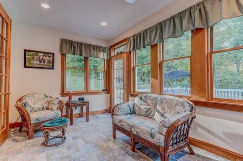 223 Castlewood Dr, Kensington CT  06037-2951 exterior