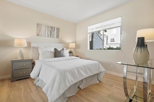 858 Boardwalk Pl, Redwood City CA  94065-1806 exterior