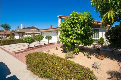2107 Del Hollow St, Lakewood, CA 90712-2843