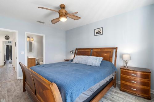 1828 77th Dr, Vero Beach FL  32966-6679 exterior