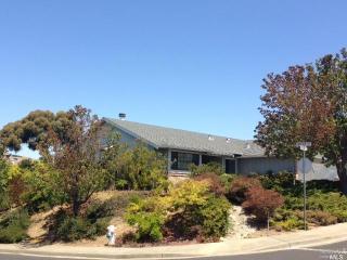 290 Lippizan Dr, Vallejo, CA 94591-8536