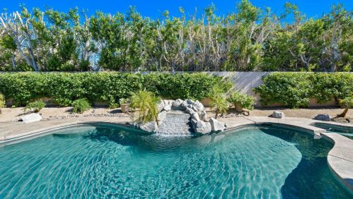 8 King Edward Ct, Rancho Mirage CA  92270-1621 exterior