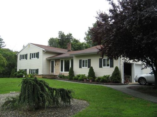 32 Timothy Ln, Tinton Falls, NJ 07724-3134