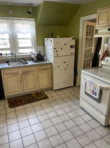 63 Fairfield Ave, Waterbury, CT 06708-4020