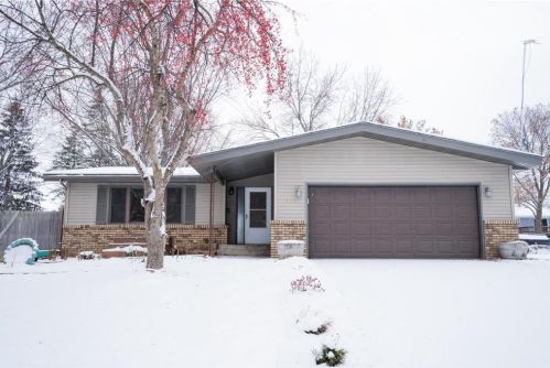 454 Derrick Dr, New Johannesburg, WI 54017-2329