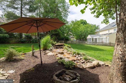 9193 Ivy Banks Dr, Mechanicsville, VA 23116-5168