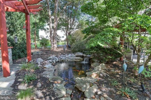 6411 Devonshire Hts Rd, Harrisburg PA 17111-4818 exterior