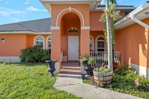 610 12th St, Cape Coral, FL 33909-1014