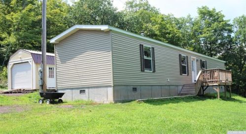 97 Cornwallville Rd, Cornwallville, NY 12418-1404