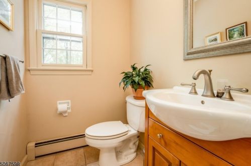 14 Pine Hill Rd, Annandale NJ  08801-3503 exterior