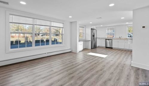 296 Ramapo Valley Rd, Oakland NJ  07436-1817 exterior
