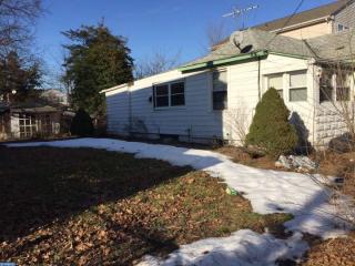 2727 Pierce Ave, Camden, NJ 08105-4013