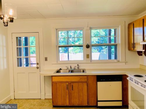 1307 Prince Edward St, Fredericksburg VA  22401-3733 exterior