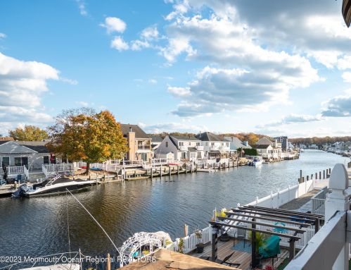 106 Moorage Ave, Berkeley Township NJ  08721-1879 exterior