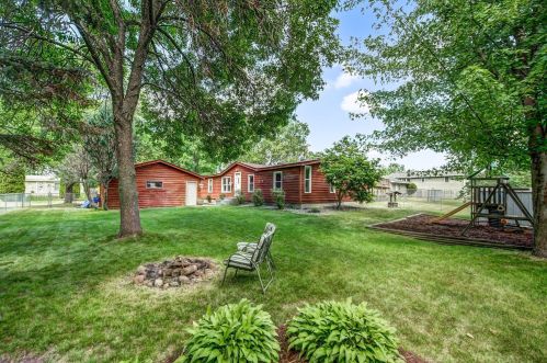 1983 Robin Ln, Lino Lakes, MN 55038-9771